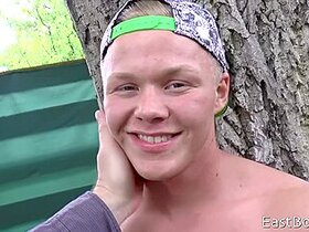 Those Of You Who Like Big Hunks With Nice Thick Cocks Should Welcome Arrival Of Peter Homely. Outdoor Session With Bit Of Fle